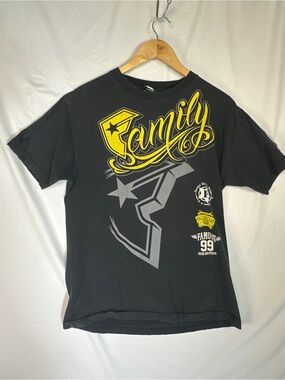 Vintage Famous Stars & Straps Black Short Sleeve Tee with Yellow & Gray Graphics
